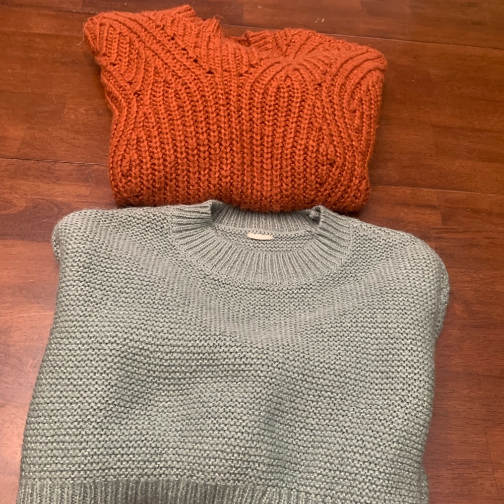 Bundle of 2 sweaters size small Kendall and Kylie and Garage